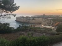 Porches Blick von der Hotelterrasse am Abend