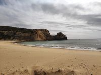 kaum das Meer erreicht, sind schon die ersten in die Wellen gesprungen... So kann der Urlaub richtig Losgehen