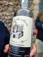 Landestypischer Erdbeerbaumschnaps 