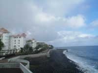 Die Uferpromenade vor unserem Hotel in Canico de Baixo