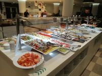 Abendessen vom Buffet im Hotel