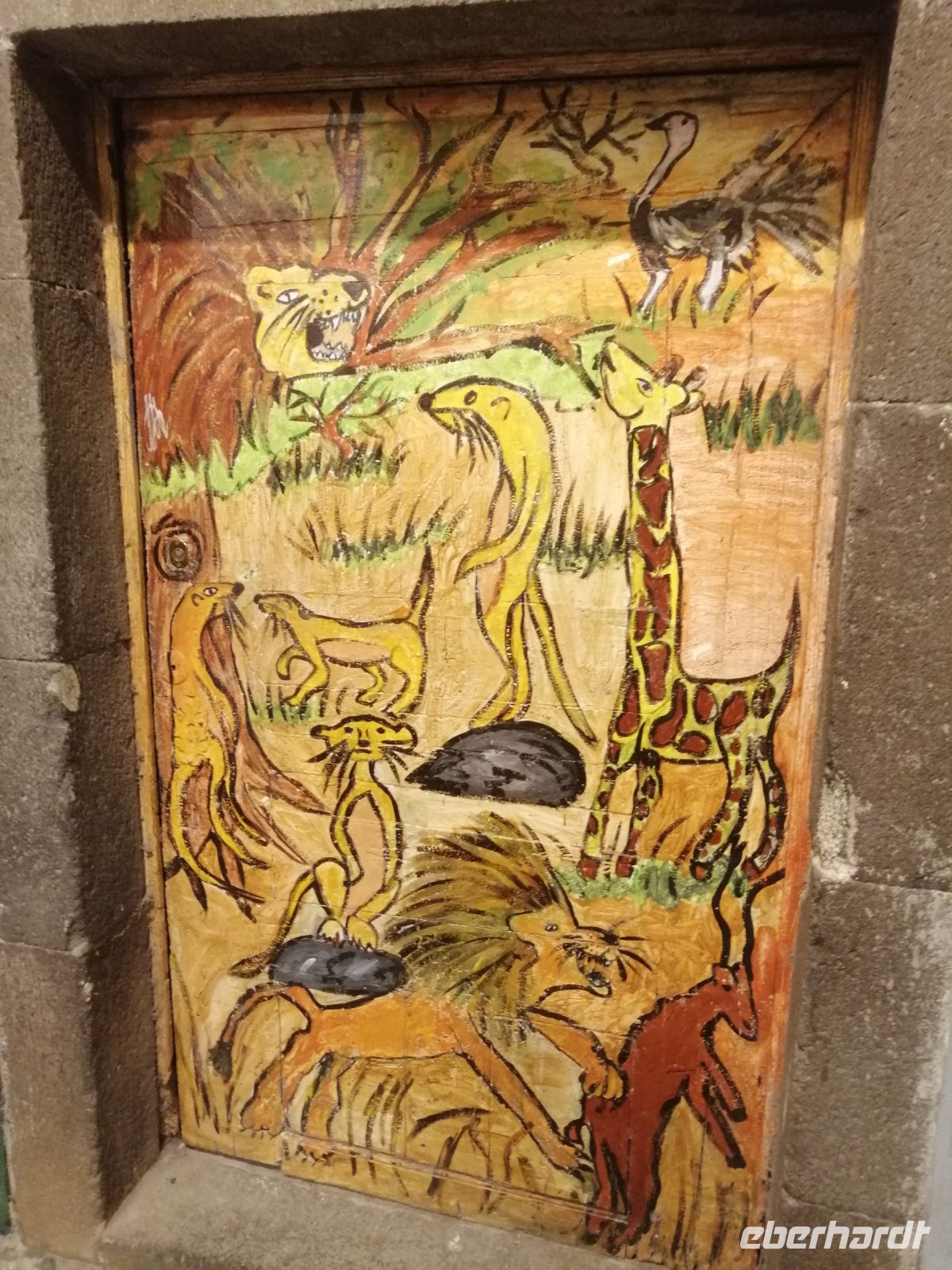 Nachtmarkt Noita do Mercado in Funchal: bemalte Türen in den Gassen von der Altstadt