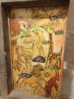 Nachtmarkt Noita do Mercado in Funchal: bemalte Türen in den Gassen von der Altstadt