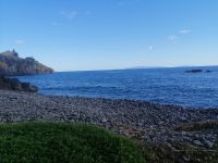 Steinstrand in Canico de Baixo