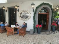 legänderes Golden Gate Grand Café in Funchal
