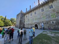Guimaraes- Palast Igreja de S. Miguel.jpg