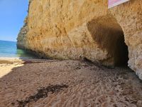 2024-Praia Senhora da Rocha- Felsdurchgang zum Nachbarstrand (4).jpg