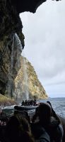 Wasserfall auf der Küstenbootsfahrt