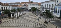 Angra, Blick aus dem Rathaus auf den Vorplatz