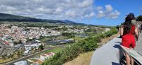 Blick vom Aussichtspunkt auf Praia da Vitoria
