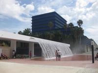 Wasserkaskaden am Ozeanium im Expo-Gelände