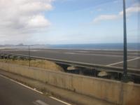 Die Landebahn des Flughafens