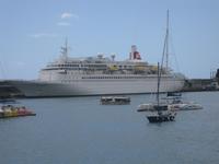 Kreuzfahrtschiffe im Hafen von Funchal