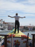 Andre' regelt den Bootsverkehr