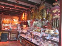 überall in Salamanca wird iberischer Schinken angeboten