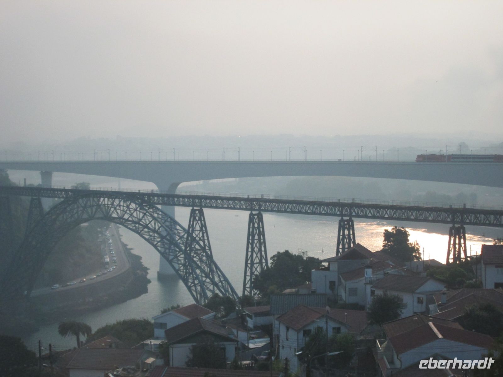 Porto: Brücken Maria I. und Johannes I. im Dunst 