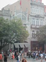 Porto: Schlange stehen an der Buchhandlung Lello