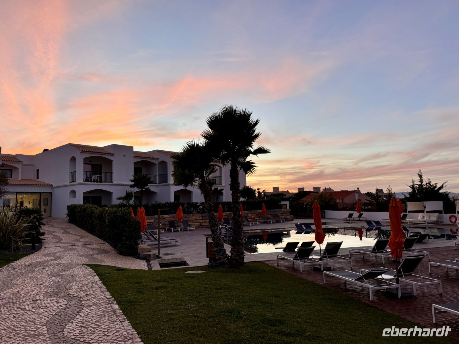 Tag 7 - Sonnenuntergang am Hotel