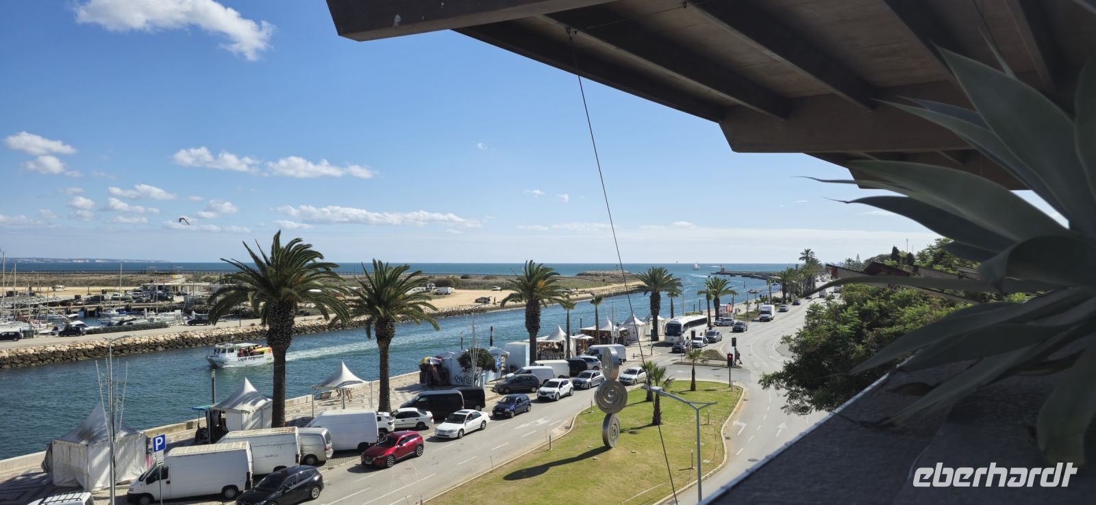 Blick vom Dach der Markthalle in Lagos