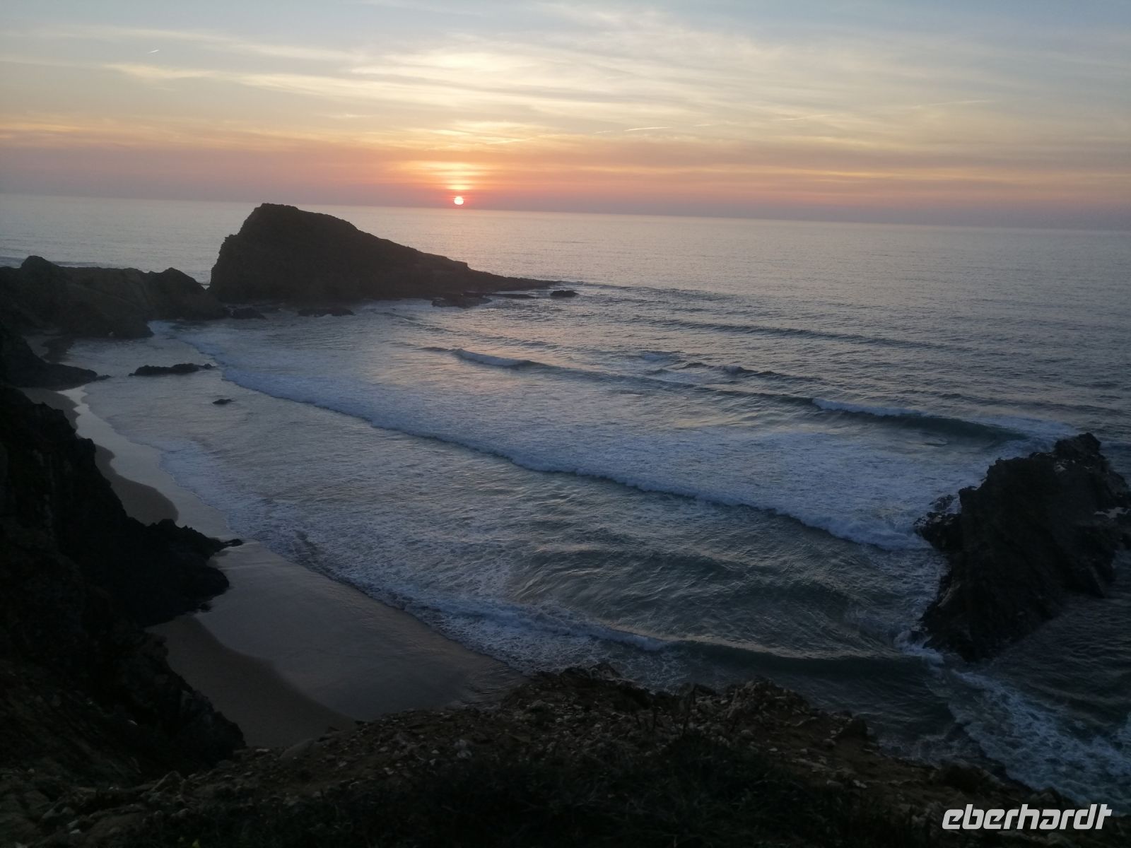 Sonnenuntergang am Strand Praia dos Alteirinhos