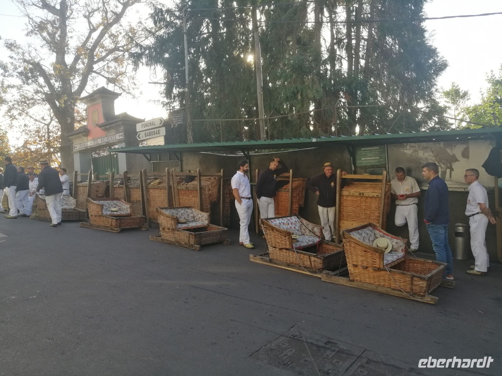 Korbwagen von Madeira, gesteuert von Carreiros