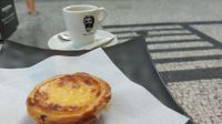 Pastel de Nata und Bica, Espresso und Kuchen aus Portugal, Funchal, Madeira