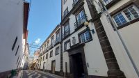 Typische Straße in Funchal, Altstadt, Madeira, Portugal
