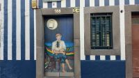 Madeira, Funchal, Rua Santa Maria mit Türbildern