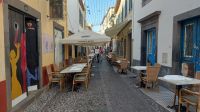 Madeira, Funchal, Rua Santa Maria mit Türbildern