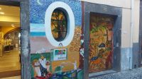 Madeira, Funchal, Rua Santa Maria mit Türbildern