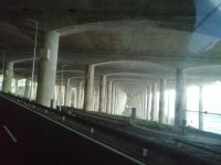 Die Landebahn des Flughafens in Santa Cruz