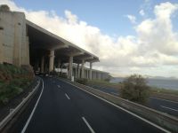 Die Landebahn des Flughafens in Santa Cruz