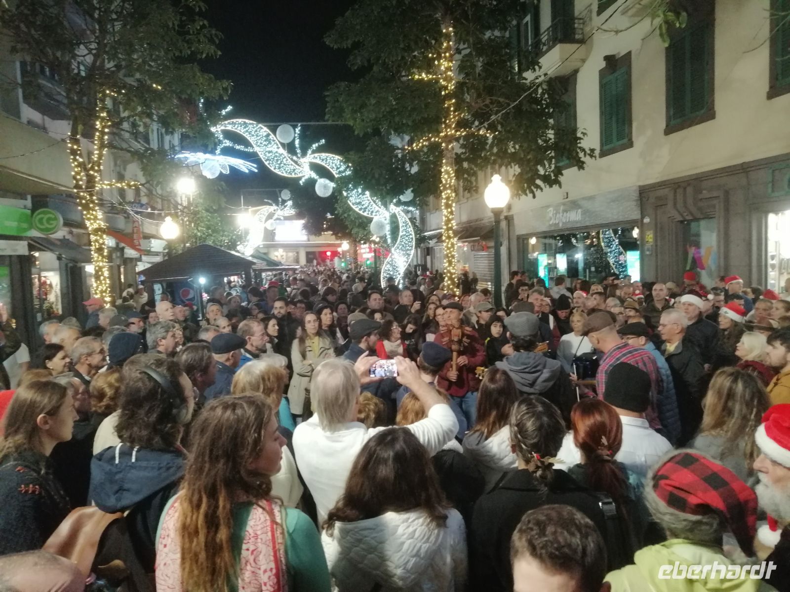Stimmung auf dem Nachtmarkt Noite do Mercado in Funchal