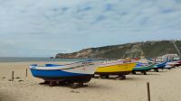 Fischerboote am Strand von Nazaré 