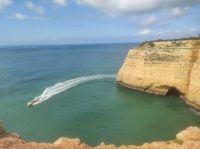 Höhlenerkundung per Ausflugsboot 