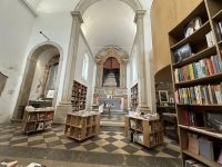 Buchhandlung in der Kirche