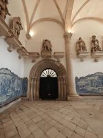 Vom Sockel gefallen in der Königshalle