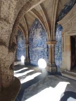 Fliesengang mit Innenhof