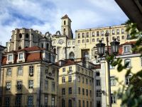 Blick vom Rosiioplatz auf die Oberstadt von Lissabon