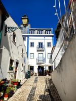 Steile Gasse in der Alfama