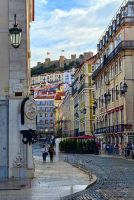 Wir sind in Baixa und sehen die Burg Sao Jorge - unser Ziel