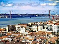 Blick auf die Ponte 25 Abril in Lissabon