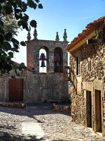 Es wird gerade geläutet, als wir ankommen, Castelo Rodrigo