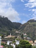 Tag 3 Blick auf Porto Moniz von der Küstenpromenade 