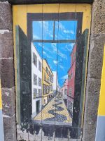 Tag 6 Blick auf Türenmalerei in der Rue da Maria Funchal 