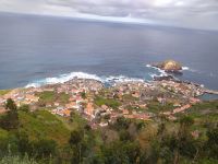 Blick auf Porto Moniz mit Lavabecken