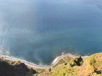 Tag 4 Blick auf den Strand an der Steilküste Cabo Girao  &ndash; &copy; Robert Kramer (Eberhardt TRAVEL)