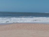 und die Wellen des Atlantiks in Nazaré - Portugal  &ndash; &copy; Marieta Beck (Eberhardt TRAVEL)