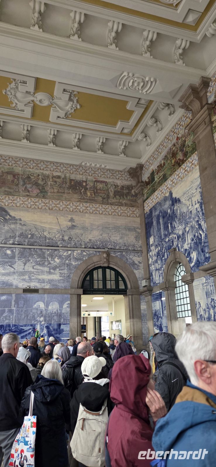 Vila Nova de Gaia-Devesas Bahnhof Porto - Portugal  &ndash; &copy;  (Eberhardt TRAVEL)