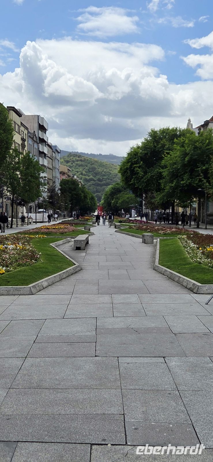 Zentraler Platz Guimaraes - Portugal &ndash; &copy;  (Eberhardt TRAVEL)